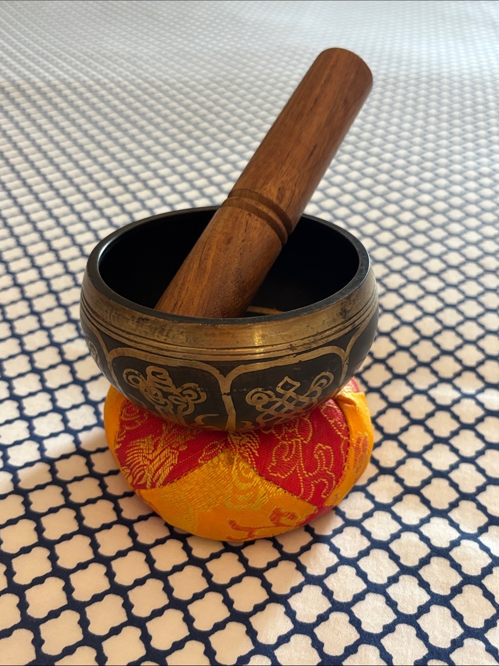 Decorative Black Tibetan Singing Bowl with Brown Wooden Mallet